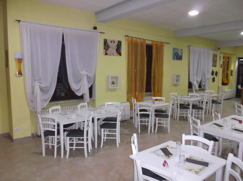 Il Gatto E La Volpe Hotel Авиляна Екстериор снимка