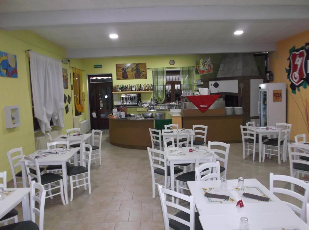 Il Gatto E La Volpe Hotel Авиляна Екстериор снимка