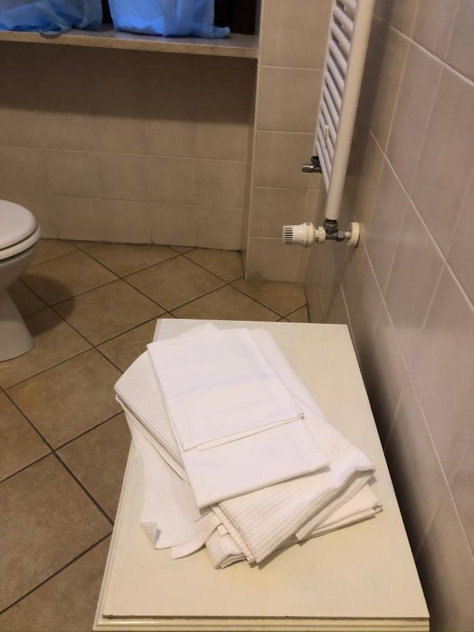 Il Gatto E La Volpe Hotel Авиляна Екстериор снимка